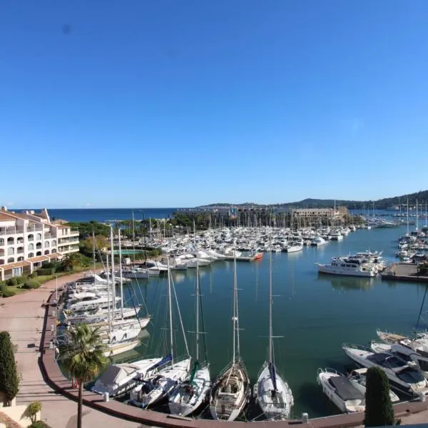 Duplex sur le Golfe de Saint Tropez - Panoramic View – hotel w mieście Cogolin