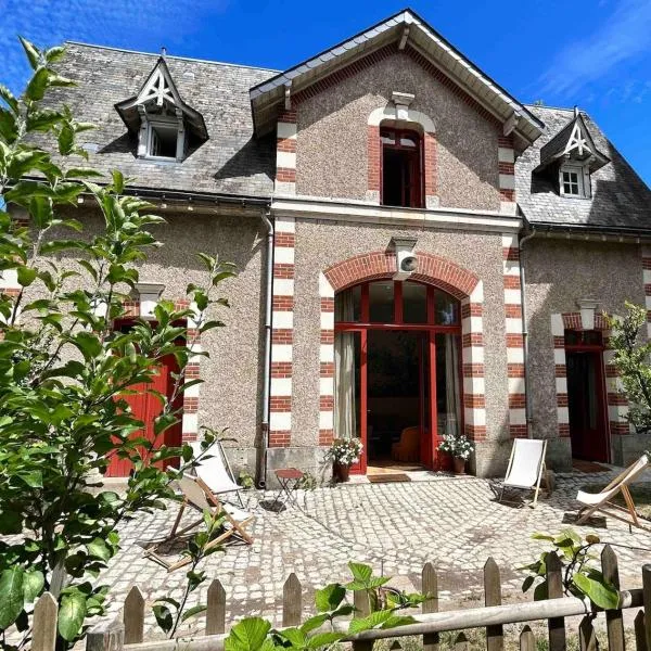 Jolie maison avec jardin proche du centre ville mais au calme comme à la campagne โรงแรมในตูร์