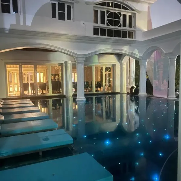 V20 Boutique Jacuzzi Hotel, hotel in Bangkok