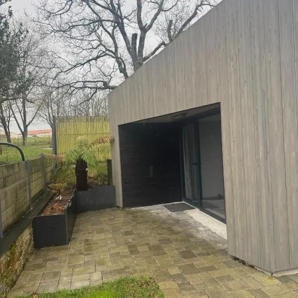 Studio avec accès indépendant, hotel em Aigrefeuille-sur-Maine