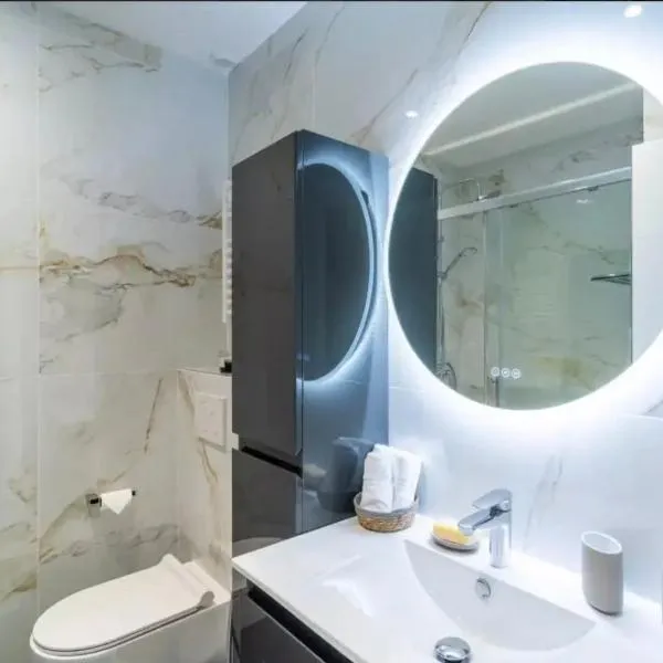 Appartement luxueux 110m collé au prestigieux hôtel le MARTINEZ, hotel v Cannes