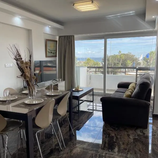 Nautica Luxe Apartments، فندق في لارنكا