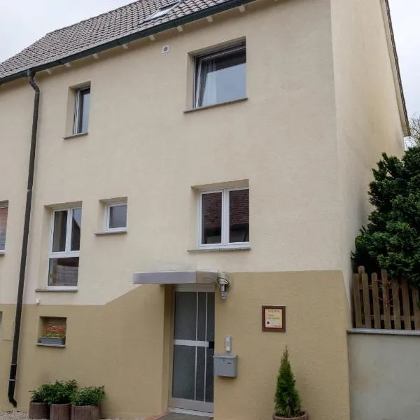 Haus am Asang, hotel v destinaci Löwenstein