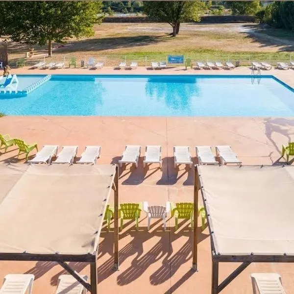 Mobilhome 6 personnes, hotel in Cheval-Blanc