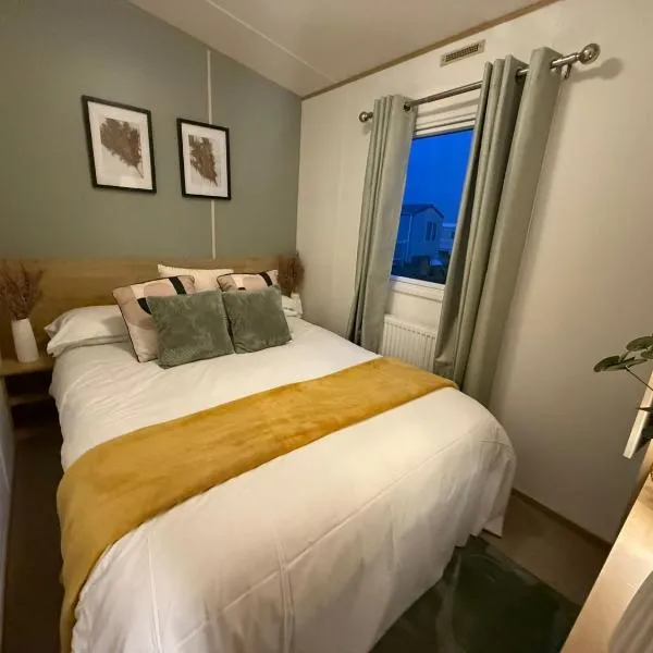 Lancaster Crescent Hot Tub Hideaway, hotel sa Tattershall