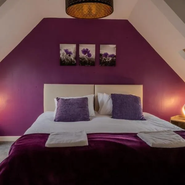 4br-sleeps8-privategarden-freeparking, hotel a Nottingham