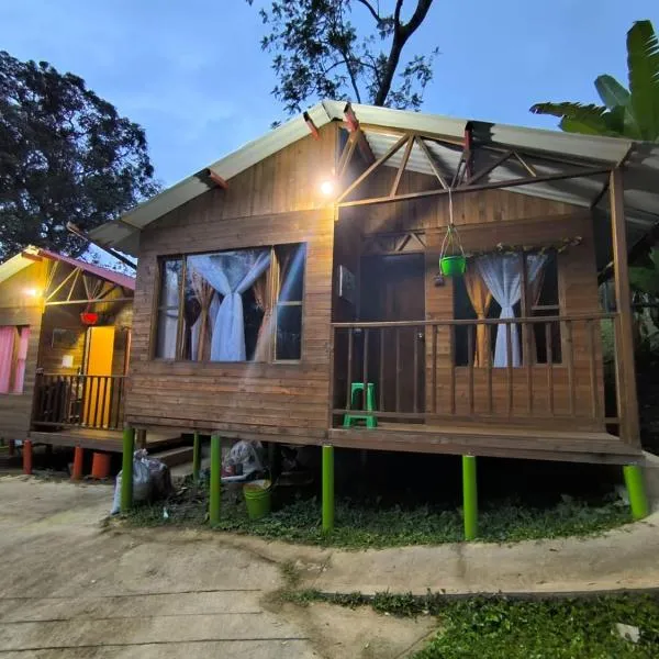Cabañas Los Profes, hotel di La Vega