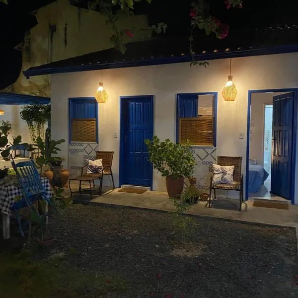 Vila Oia 200 m da praia, hotel v destinaci Canavieiras