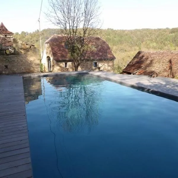 La maison lotoise d'Alice et Jeanne, hotel a Faycelles