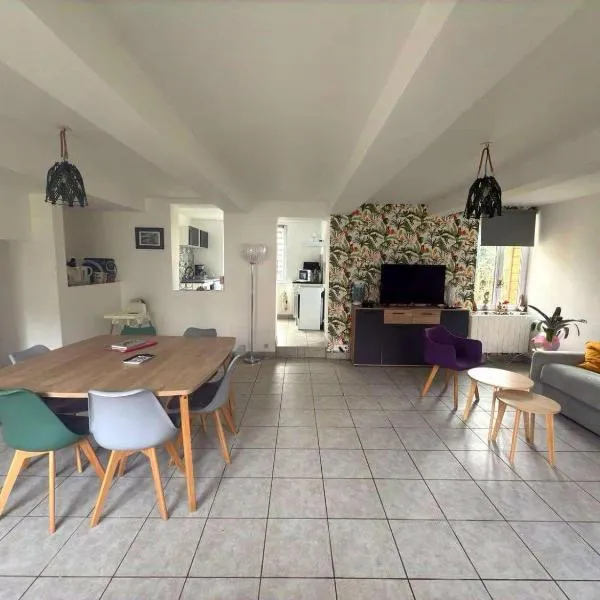 L'hippo-gîte, hotel v destinaci Fressenneville