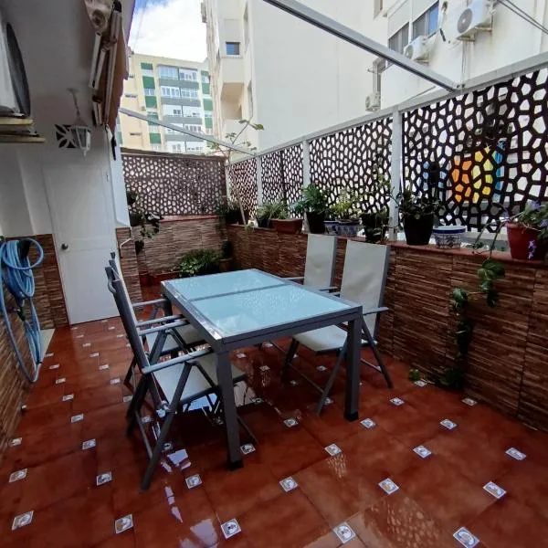 Ave 26, piso junto playa, Hotel in Cádiz