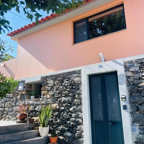Cozy House, hotel ve Funchalu