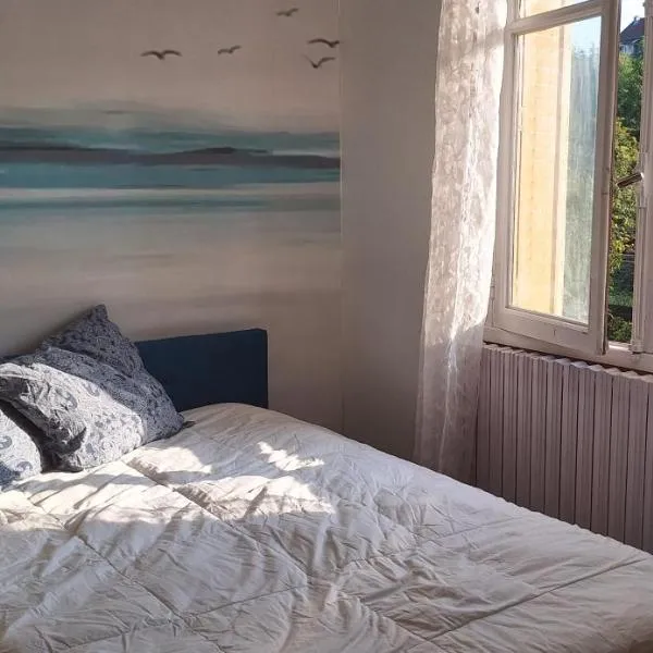 Chambre Océan, parking gratuit et jardin, hotel in Besançon