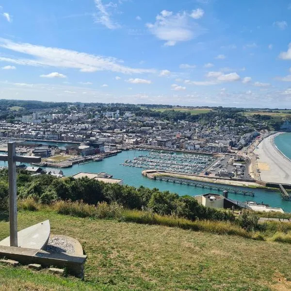 Gîte les pieds dans l'eau, face au port de plaisance, classé 3 étoiles โรงแรมในเฟก็องป์