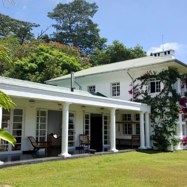 The Planters House, hôtel à Koslanda