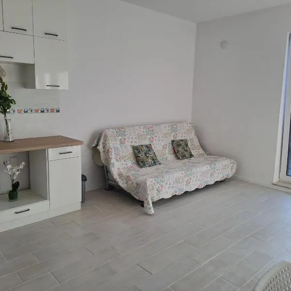 Apartament Cykady pod Warszawą, hotel v destinaci Zielonka