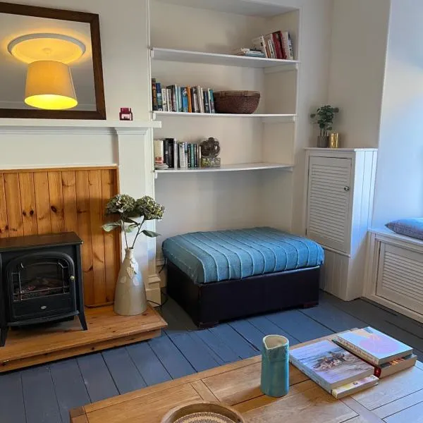 Creed Apartment on the Harbour, hotel in Stornoway
