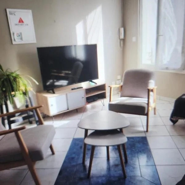 RDC 1 chambre-centre-ville-terrasse, hotel v destinaci Vitry-le-Francois