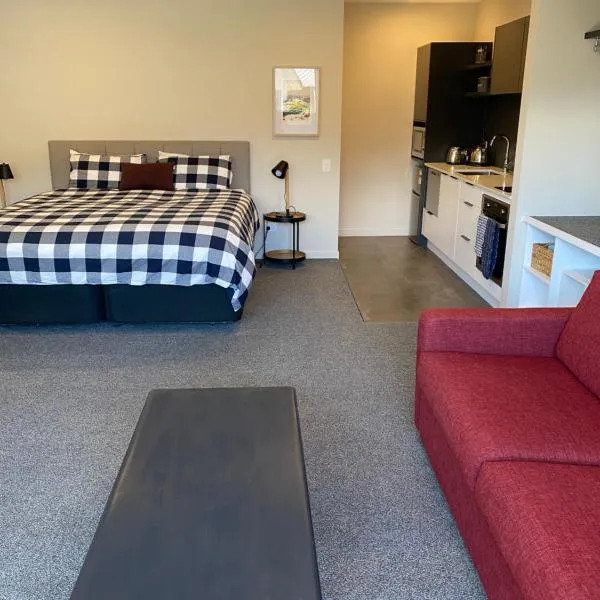 Modern Apartment - walking distance to lake and town, hotel v destinaci Wanaka