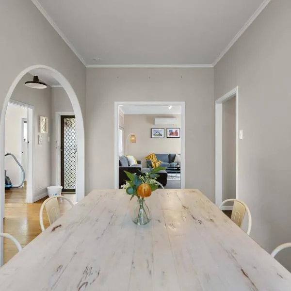 Charming 3 Bedroom Family Home Pet Friendly – hotel w mieście Hamilton