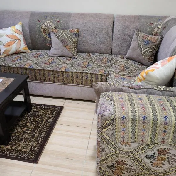 جناح غرفتين وصالة لشخصين مع أطفال الرايس, hotel v destinaci Rayyis
