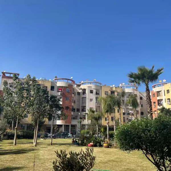 Appartement de luxe, hotel in Casablanca