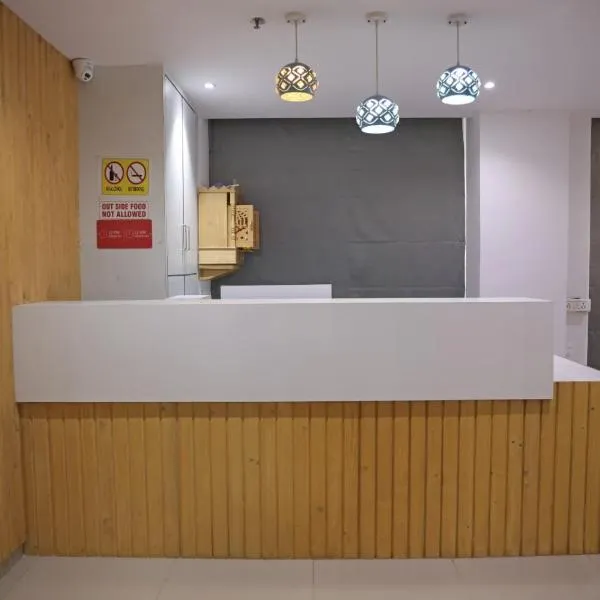 Hotel Elegant inn, hotel v destinaci Surat