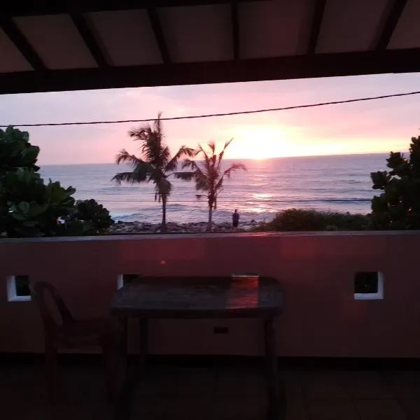 Akira Beach Hotel, ξενοδοχείο σε Moratuwa