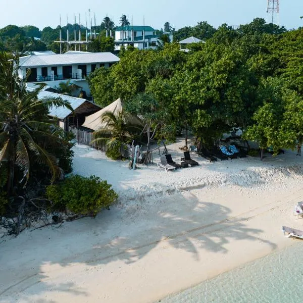 Tranquila Beach Hotel, hotel in Rasdu