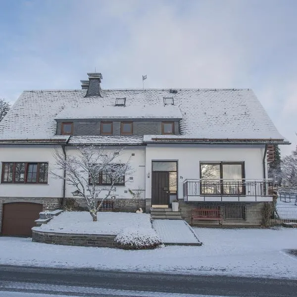 Welcome in - Winterberg - Gemütliche Ferienwohnung in der Nähe des Zentrums und des Skigebiets, hotel in Winterberg