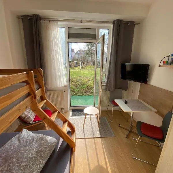Ferienwohnung Tiny-Klotzsche โรงแรมในเดรสเดน