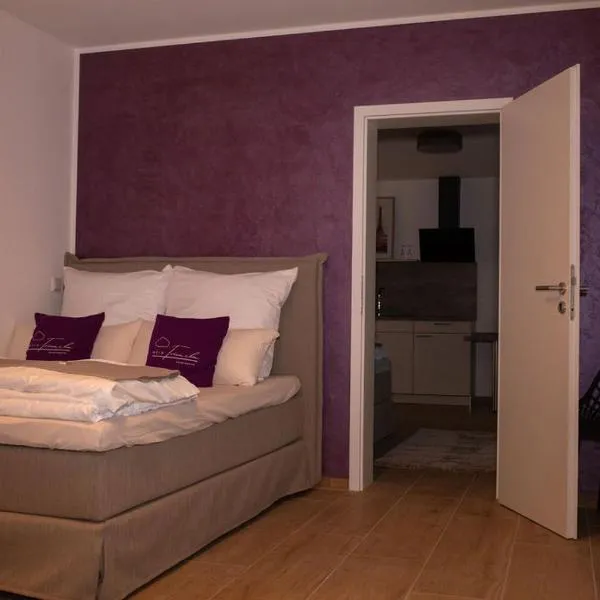 Mein Träumchen Apartements- 3 Lila stillvoll und zentral für bis zu 4 Personen, hotel in Bielefeld