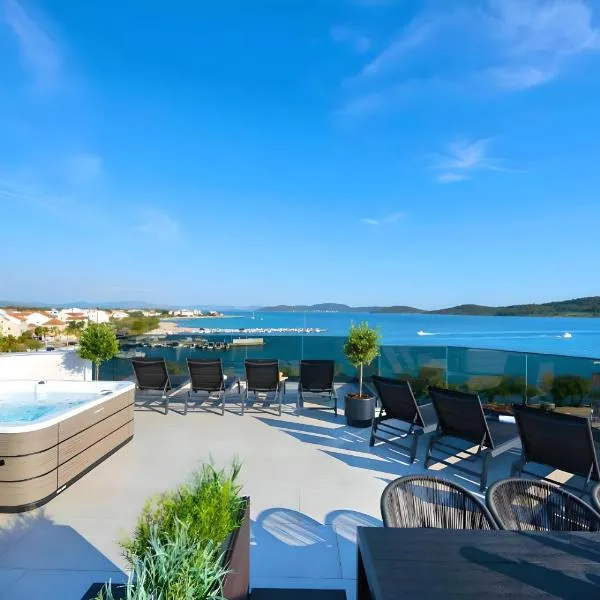 Luxury Aquarius Apartments - Beachside with Hot Tub, hotel sa Vodice