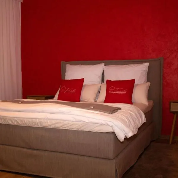 Mein Träumchen Apartements- 4 Rot stillvoll und zentral übernachten, Hotel in Bielefeld