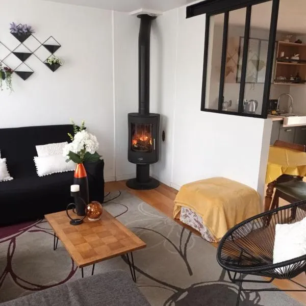 Evene's home, hotel in Ploërmel