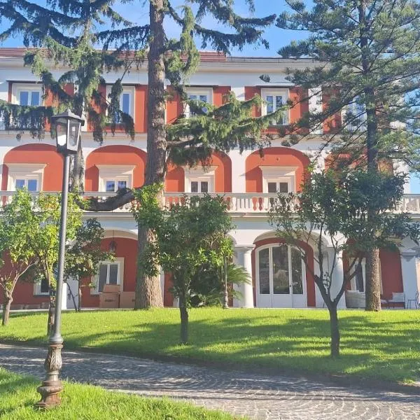 La Tuja Relais du Parc, hotel v destinaci Vico Equense