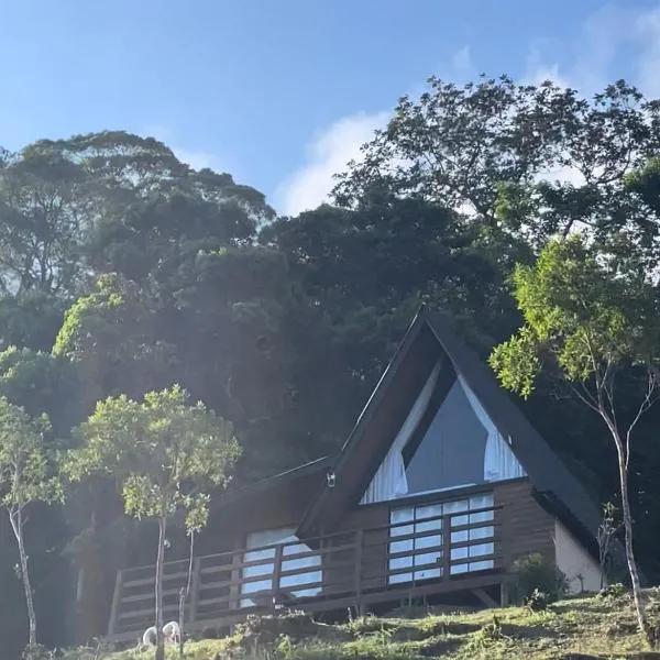 Chalé de Luxo em Paulo Lopes, hotel v destinaci Paulo Lopes