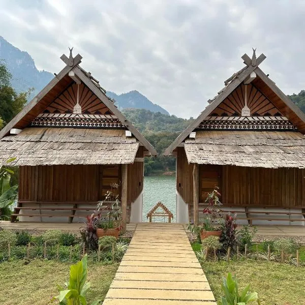 The River Huts, hotel di Nongkhiaw