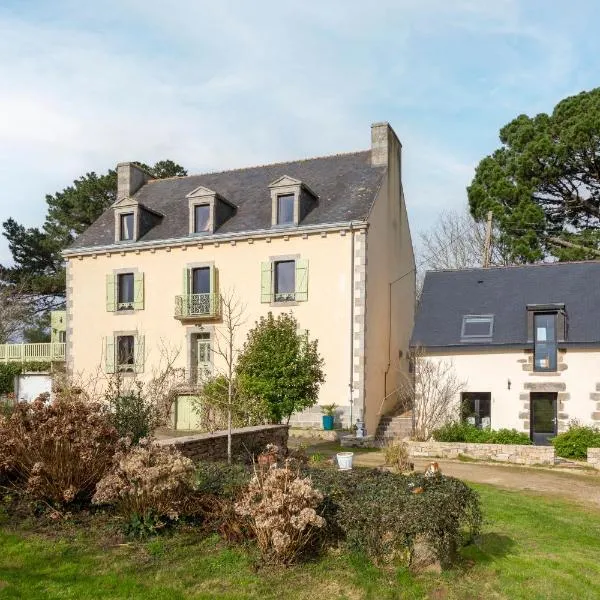 Studio avec terrasse au calme, hotel in Concarneau