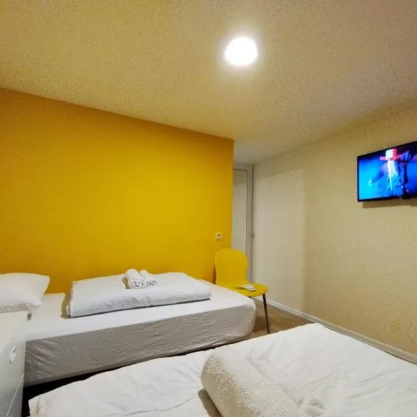 Guest House Bolnisi Yellow room, hotel v destinaci Bolnisi