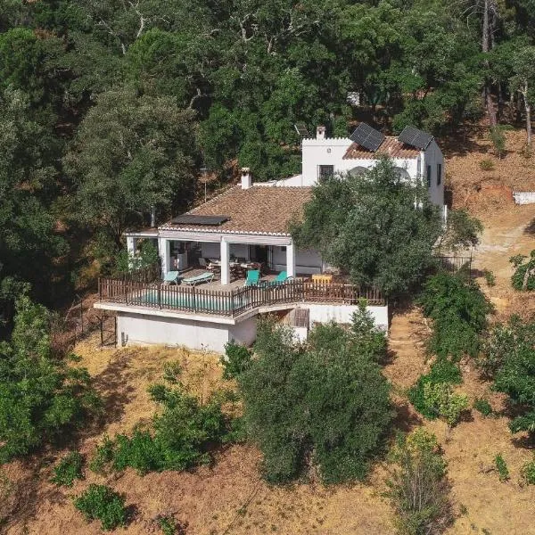 Casa rural Monte Dio โรงแรมในJubrique