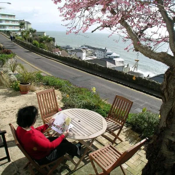 Royal Marine House ground floor apartment, hotel v destinaci Isle of Wight