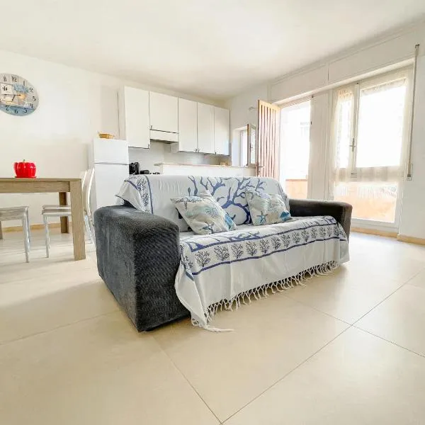 Nuovo Appartamento Ristrutturato in Corte Interna, hotel v destinaci La Maddalena