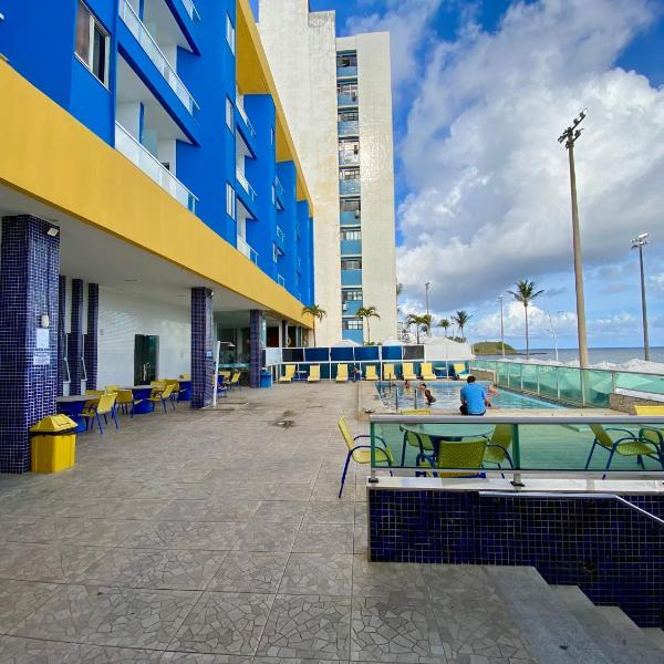 Flat na Barra - Localização privilegiada, beira mar