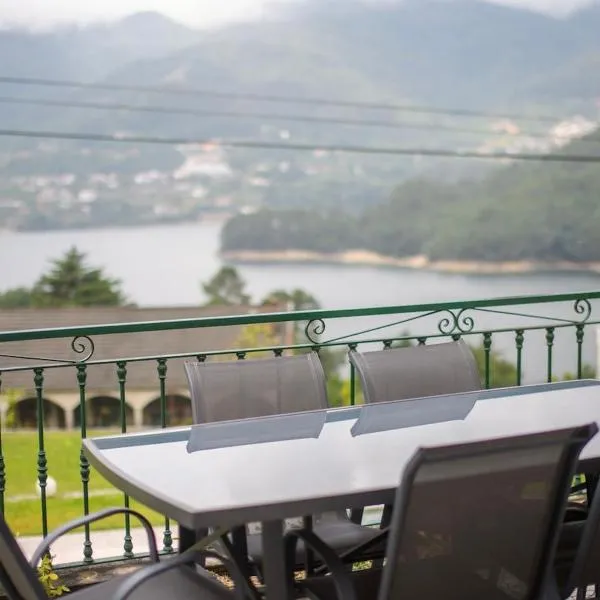 Gerês Country Stays- FLOR - Comfort and tranquility with a stunning view, hotel en Gerês