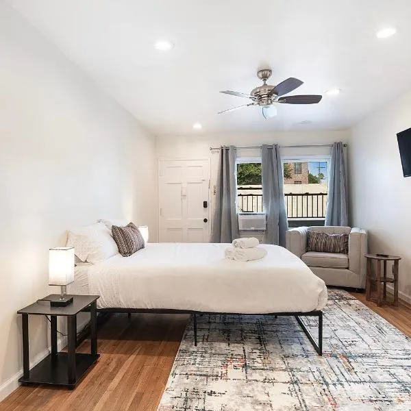 Charming 2nd-Floor Studio Near Beverly Hills and Top LA Attractions