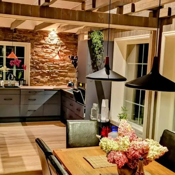 Fantastisk feriehus på Tretten, Hafjell, hotel in Tretten