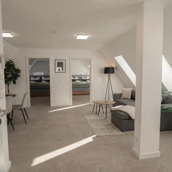 FEEL GOOD HOMES Ruhig-Klimaanlage-WLAN-Regendusche, hotel a Blaubeuren