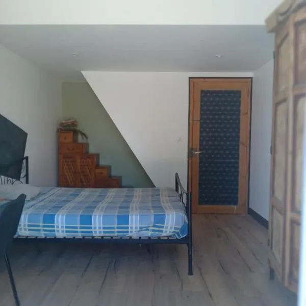 Chambre des Amandiers, hotel v destinaci Vauvert