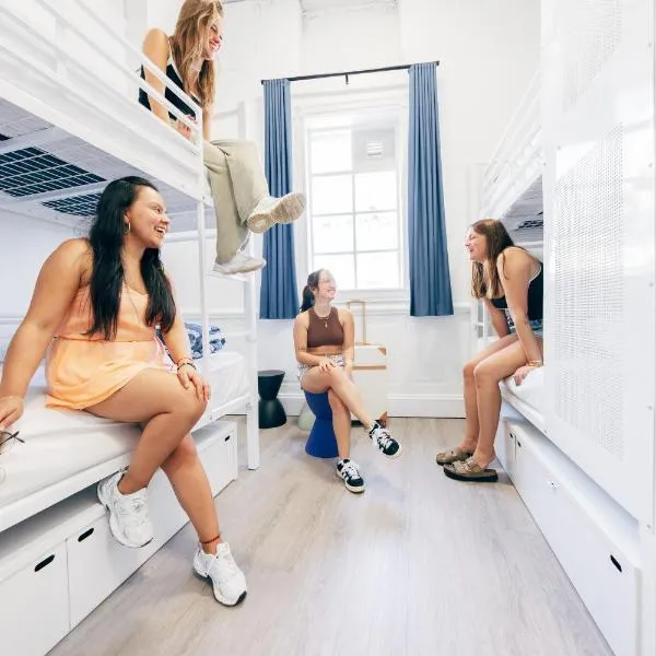Maze Backpackers - Gold Coast, hotel v destinaci Gold Coast